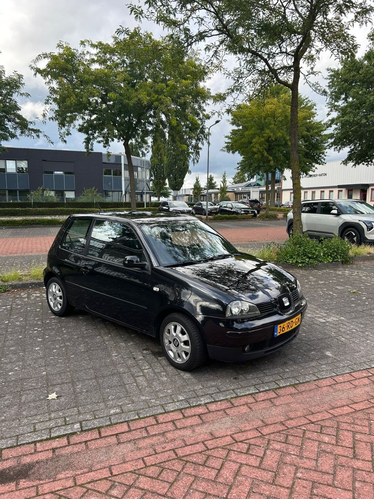 prijs verlaagd Seat Arosa 1.4 44KW 2005 Zwart, Auto's, Voorwielaandrijving, 450 kg, 31 €/maand, 4 stoelen
