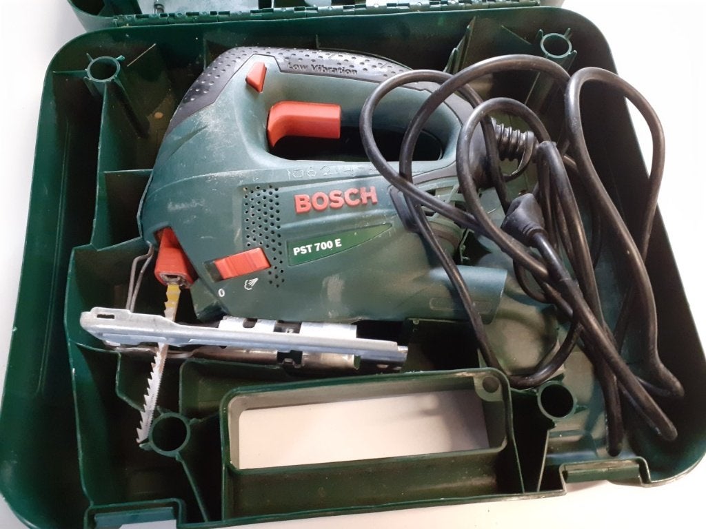 Decoupeerzaag bosch pst 700e in koffer en met zaagjes, Decoupeerzaag, Ophalen of Verzenden, Zo goed als nieuw, 30 tot 70 mm