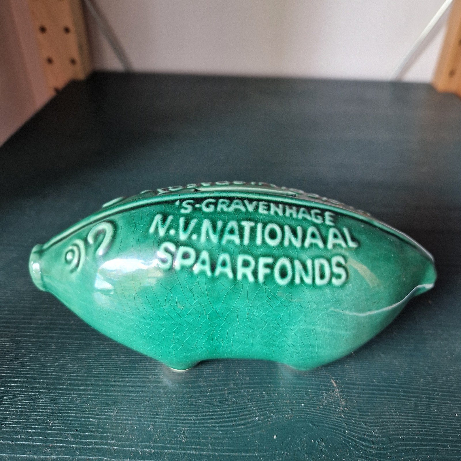 Vintage spaarpot 'Die bij mij spaart gheluck vergaert', Ophalen of Verzenden, Gebruikt, Steen, Aardewerk of Keramiek, Object of Gebouw