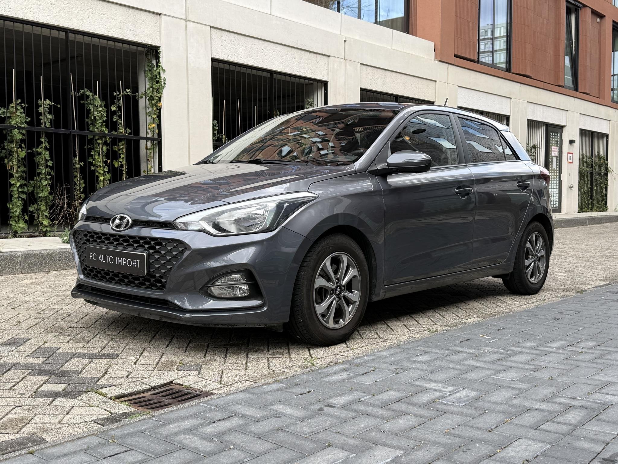 Hyundai i20 1.0 T-GDI Comfort Camera Apple Carplay Cruise Co, Auto's, Voorwielaandrijving, Gebruikt, Euro 6, Overige kleuren