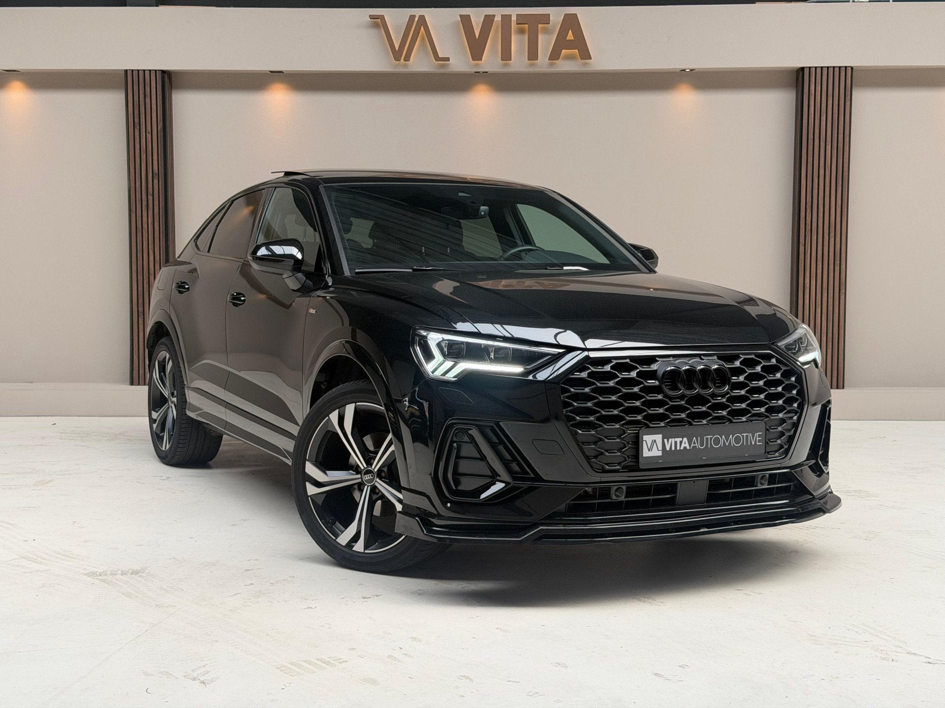 Audi Q3 Sportback 35 TFSI S Edition 12MND Garantie|Full Opti, Auto's, Dealer onderhouden, 15 km/l, Zwart, 4 cilinders