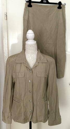 Gerry Weber sports jasje met bijp. Rok mt 42[v]
