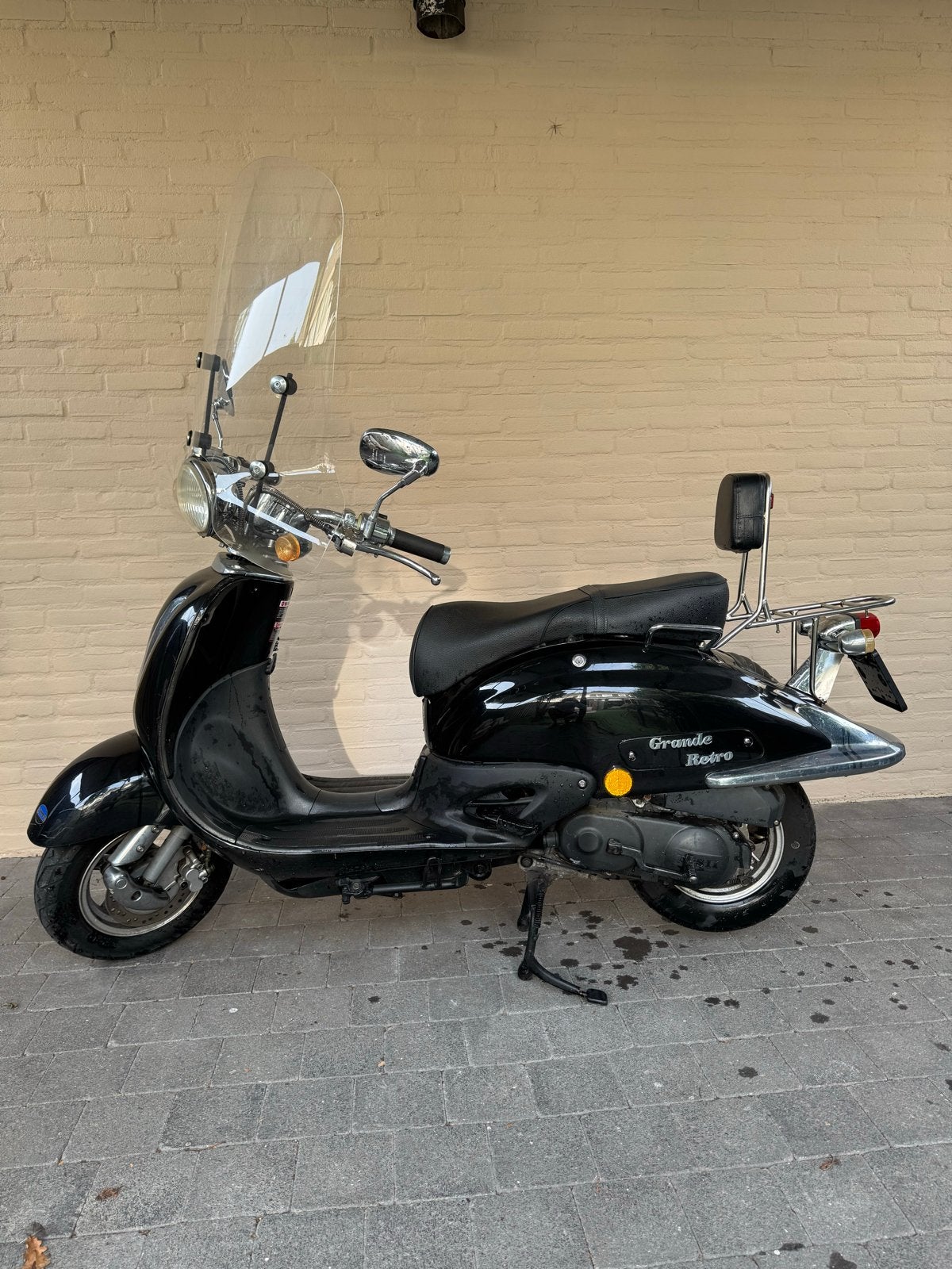 Grande Retro Scooter Zwart - Inclusief Helm, Ophalen of Verzenden, Gebruikt, Benzine, Overige merken
