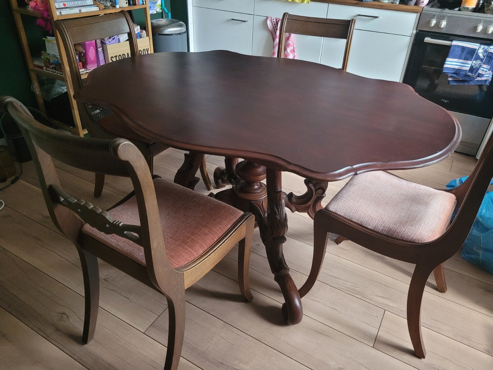 Vintage eettafel inclusief 4 stoelen, Huis en Inrichting, Complete eetkamers, Ophalen, Gebruikt, Vintage, 4 tot 6 stoelen