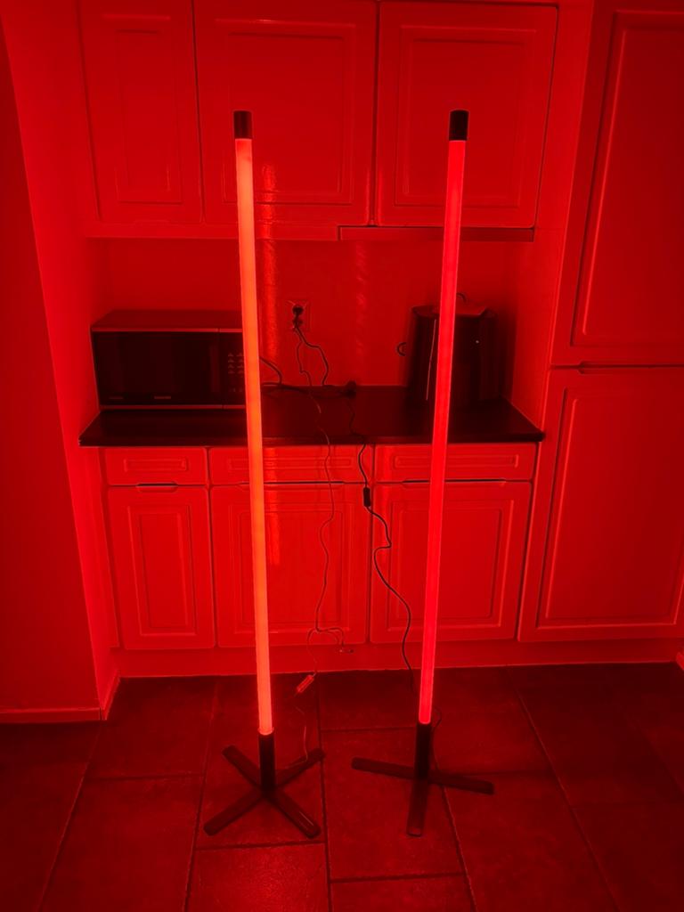 Rode neon buizen, Ophalen, Gebruikt, 150 tot 200 cm