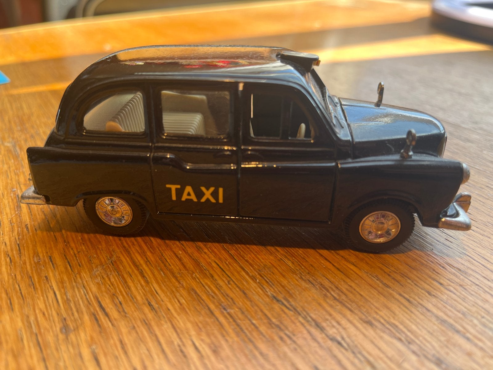 Zwarte London Taxi Speelgoedauto merk welly, Ophalen of Verzenden, Gebruikt