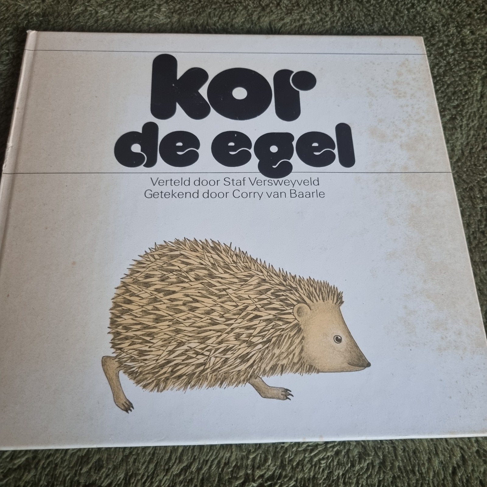 Kor de Egel - Kinderboek door Staf Versweyveld, Ophalen of Verzenden, Gelezen, Staf Versweyveld