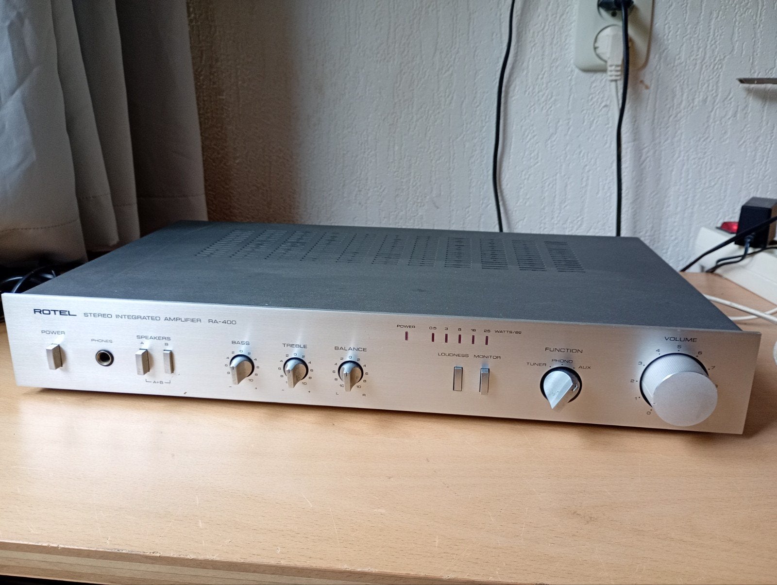 Rotel RA-400 Versterker, Ophalen of Verzenden, Gebruikt, Minder dan 60 watt, Overige merken