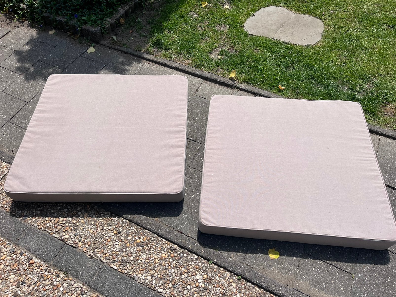 Twee beige palletkussens, Ophalen, Zo goed als nieuw