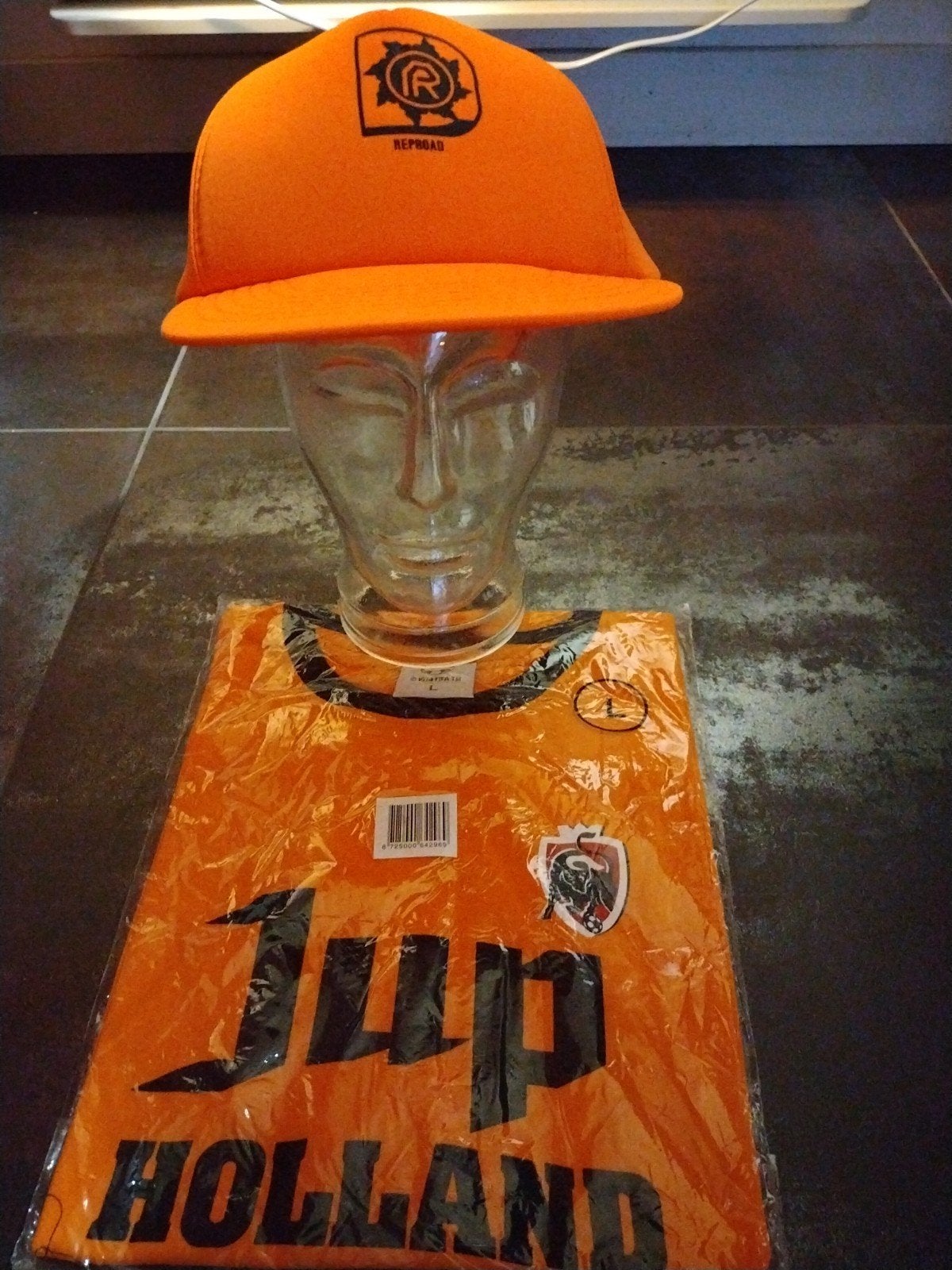 pet en t-shirt van Jupiler, Ophalen of Verzenden, Nieuw, Shirt