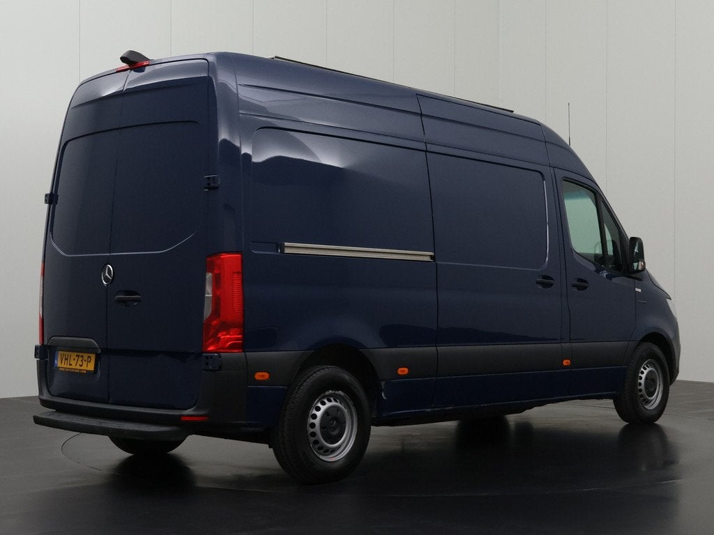 Mercedes-Benz eSprinter eSprinter L2H2 55 kWh Koelauto | Cam, Auto's, Bestelauto's, 142 km, Stof, Gebruikt, Zwart