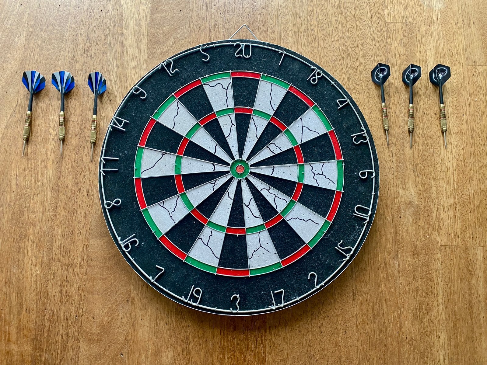 Dartset met pijlen, Sport en Fitness, Ophalen, Gebruikt, Dartbord met pijlen