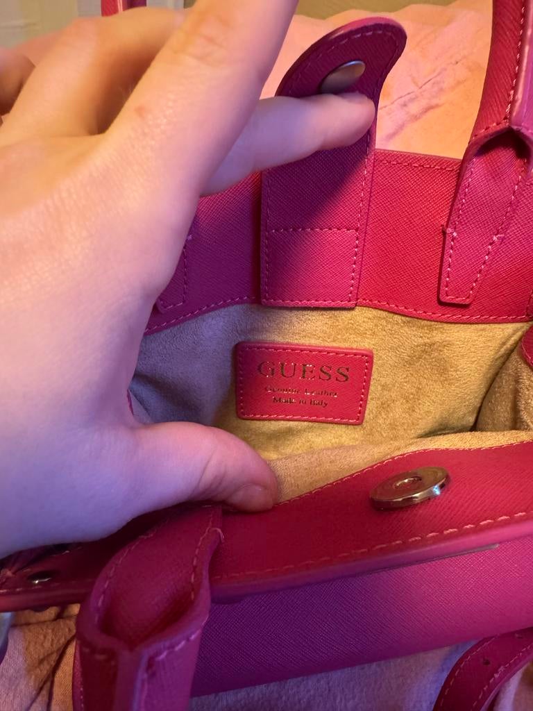 Guess Tas Roze Christina, Sieraden, Tassen en Uiterlijk, Tassen | Damestassen, Zo goed als nieuw, Handtas, Roze, Ophalen of Verzenden