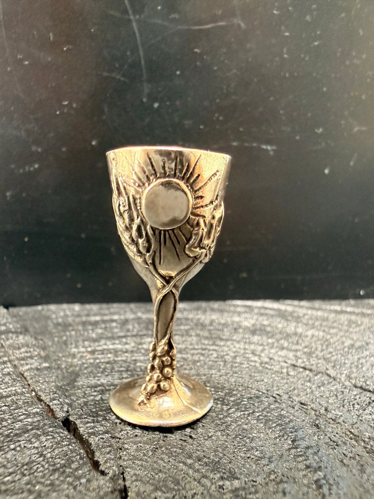 Zilveren miniatuur wijnkelk met zon, druif en korenaar, Verzenden, Zilver