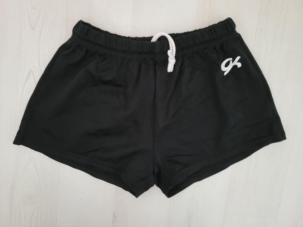 Gk turnbroekje zwart AS maat 152 jongen, Sport en Fitness, Turnen, Zo goed als nieuw, Turnbroekje, Zwart, Kindermaat 122 t/m 140