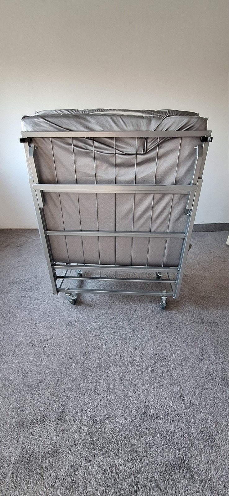 Opklapbaar logeerbed met matras - Zo goed als nieuw, Ophalen, Verstelbaar, 90 cm, Eenpersoons