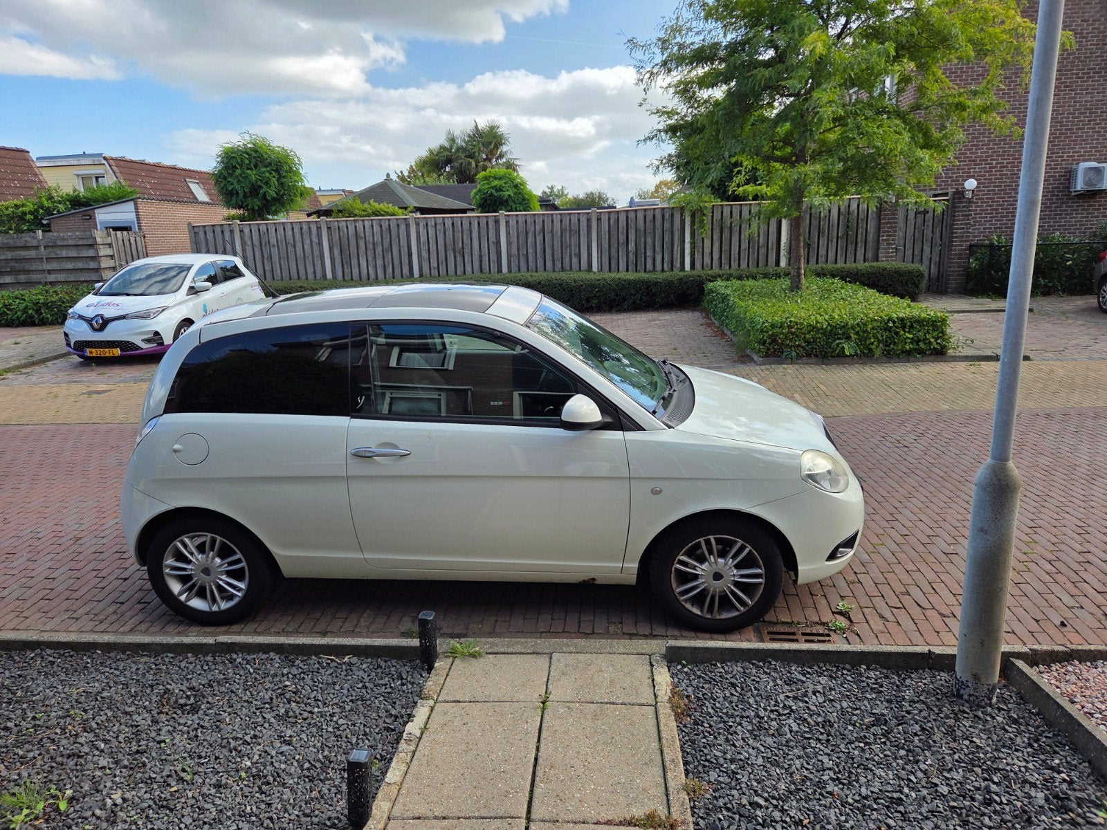 Lancia Ypsilon 1.4 8V 2011 Wit, Auto's, Voorwielaandrijving, 31 €/maand, 4 cilinders, Wit