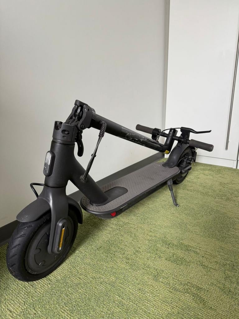 Redmi elektrische scooter - 35 km/u, 30 km bereik, Ophalen of Verzenden, Gebruikt, Elektrische step (E-scooter), Redmi