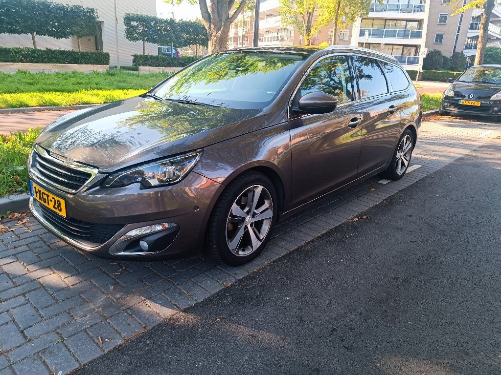 Peugeot 308 1.2 Puretech 130pk   GT-line 2014 Grijs, Voorwielaandrijving, 1199 cc, 1165 kg, Origineel Nederlands