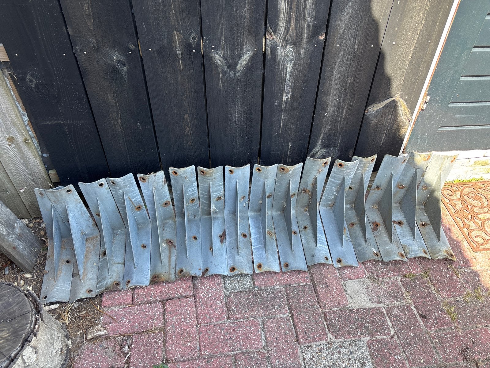 Metalen hoekstukken / funderingssteunen, Ophalen, Gebruikt, IJzer