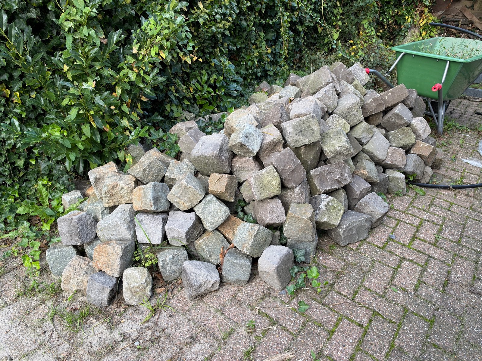 Partij Belgische hardsteen kasseien/zetstenen ca. 1,5 m³, Tuin en Terras, Ophalen, Gebruikt, Kei, Basalt
