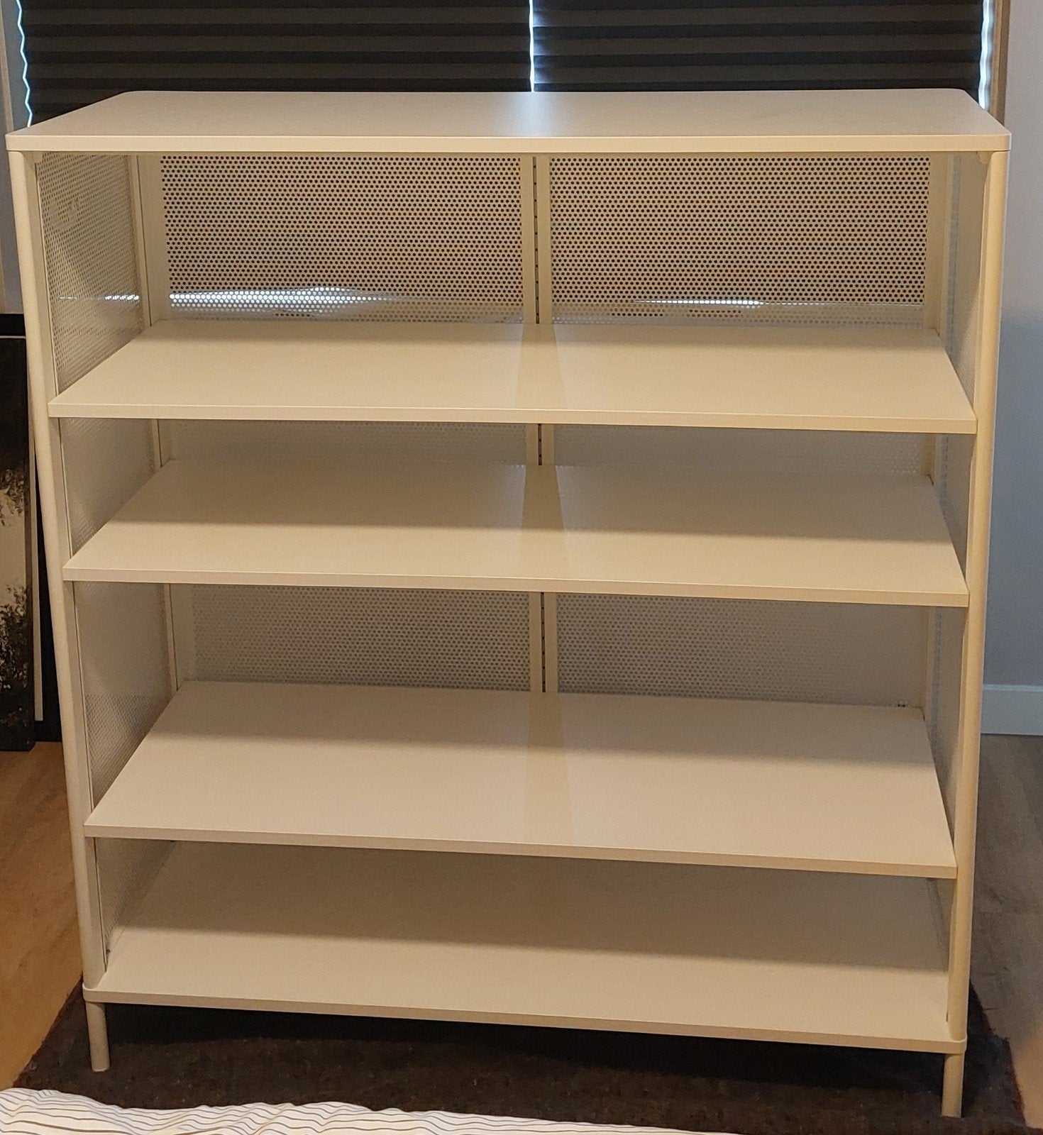 Ikea Bekant metalen kast met geperforeerde zijkanten, Ophalen, Zo goed als nieuw