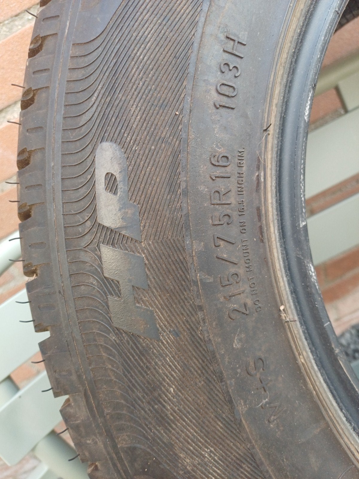 2 Z.G.A.N. autobanden: Goodyear Wrangler & Hankook Optimo, Ophalen, 16 inch, Band(en), Terreinwagen