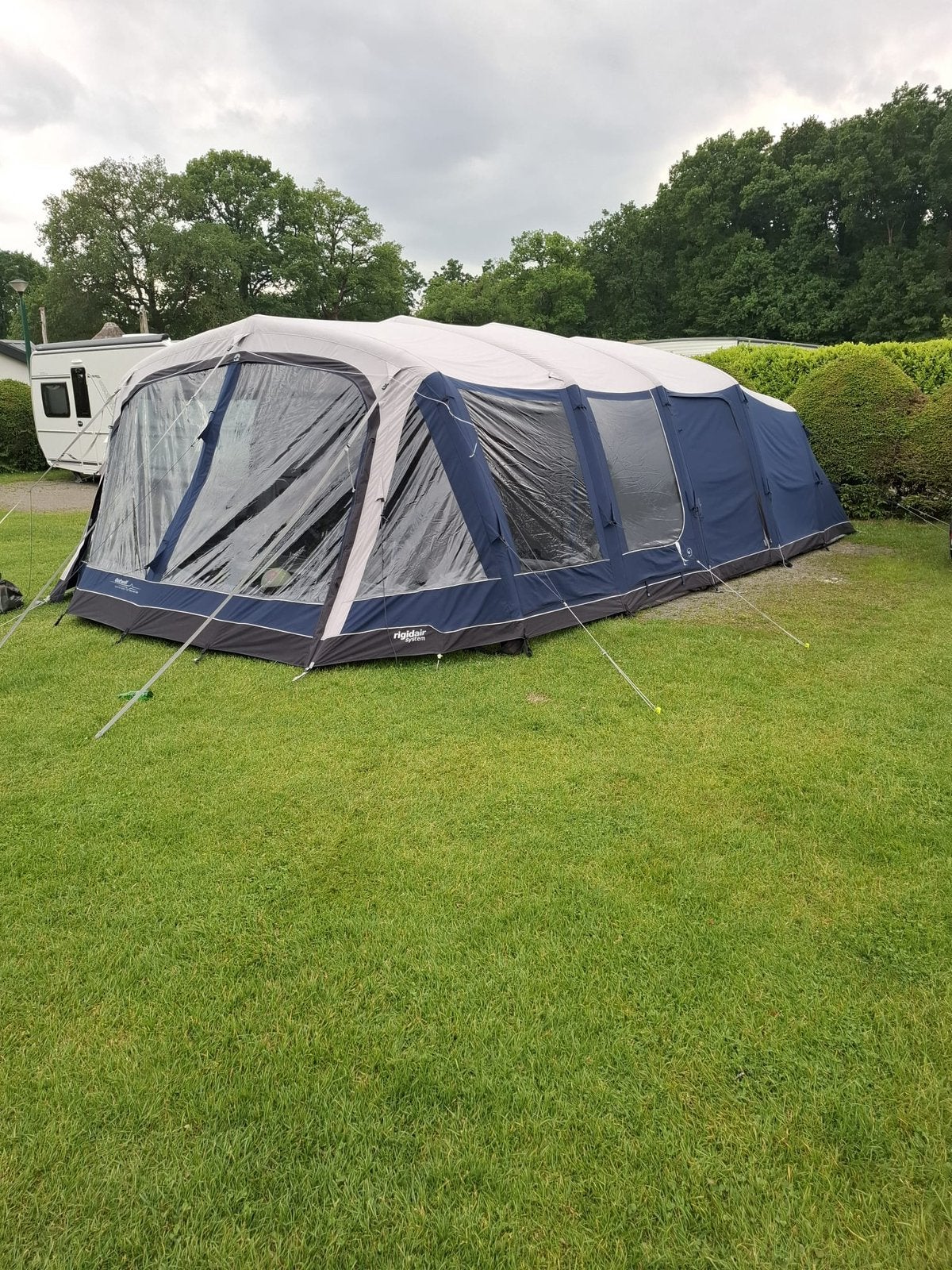 zelt für 9 personen ShGaxin Familienzelt mit Vorzelt Grün Quick Release, Caming Zelt, Camping Tents, Camping-Zelt DS - Trail Farbe:Dark Cerise 2022 Audi e-tron S