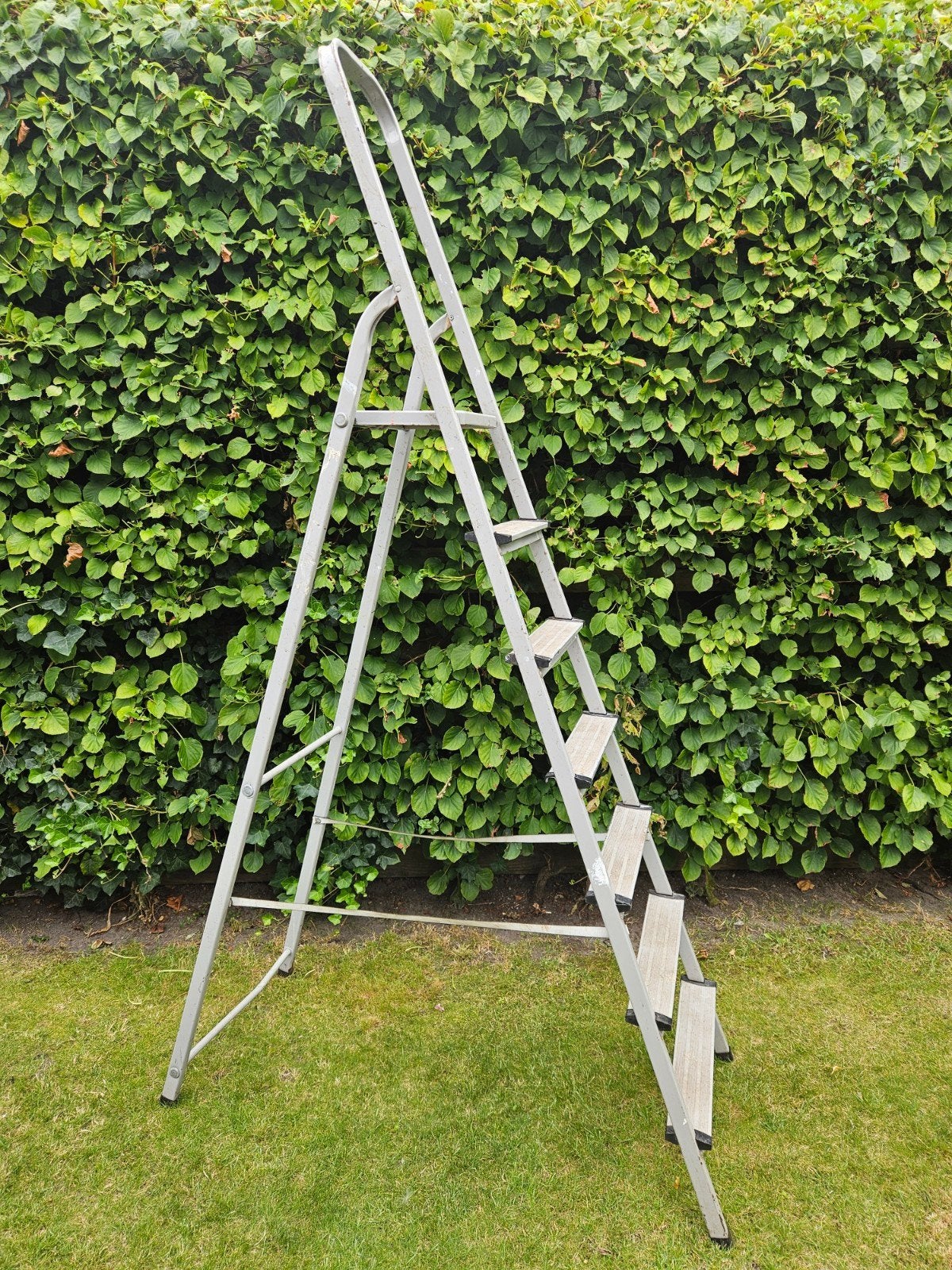 Metalen trap, 7 treden, Doe-het-zelf en Verbouw, Ladders en Trappen, Ophalen, Gebruikt, Trap, Minder dan 2 meter