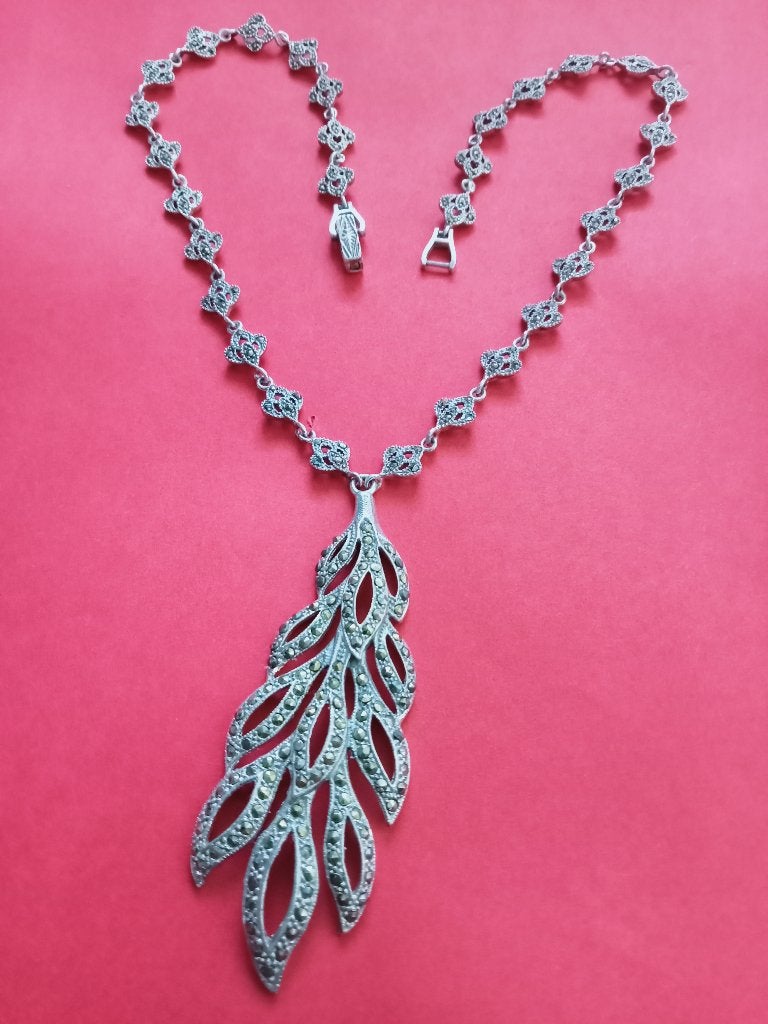 Mooi Zilveren Collier met Markesietjes en Grote Pampel, Ophalen of Verzenden, Zilver, Ketting