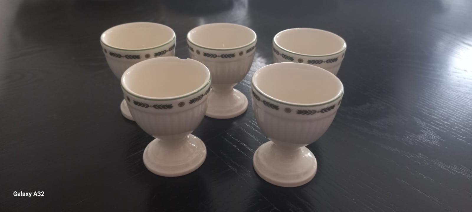 TE KOOP WEDGWOOD SERVIES, Ophalen, Zo goed als nieuw, Porselein