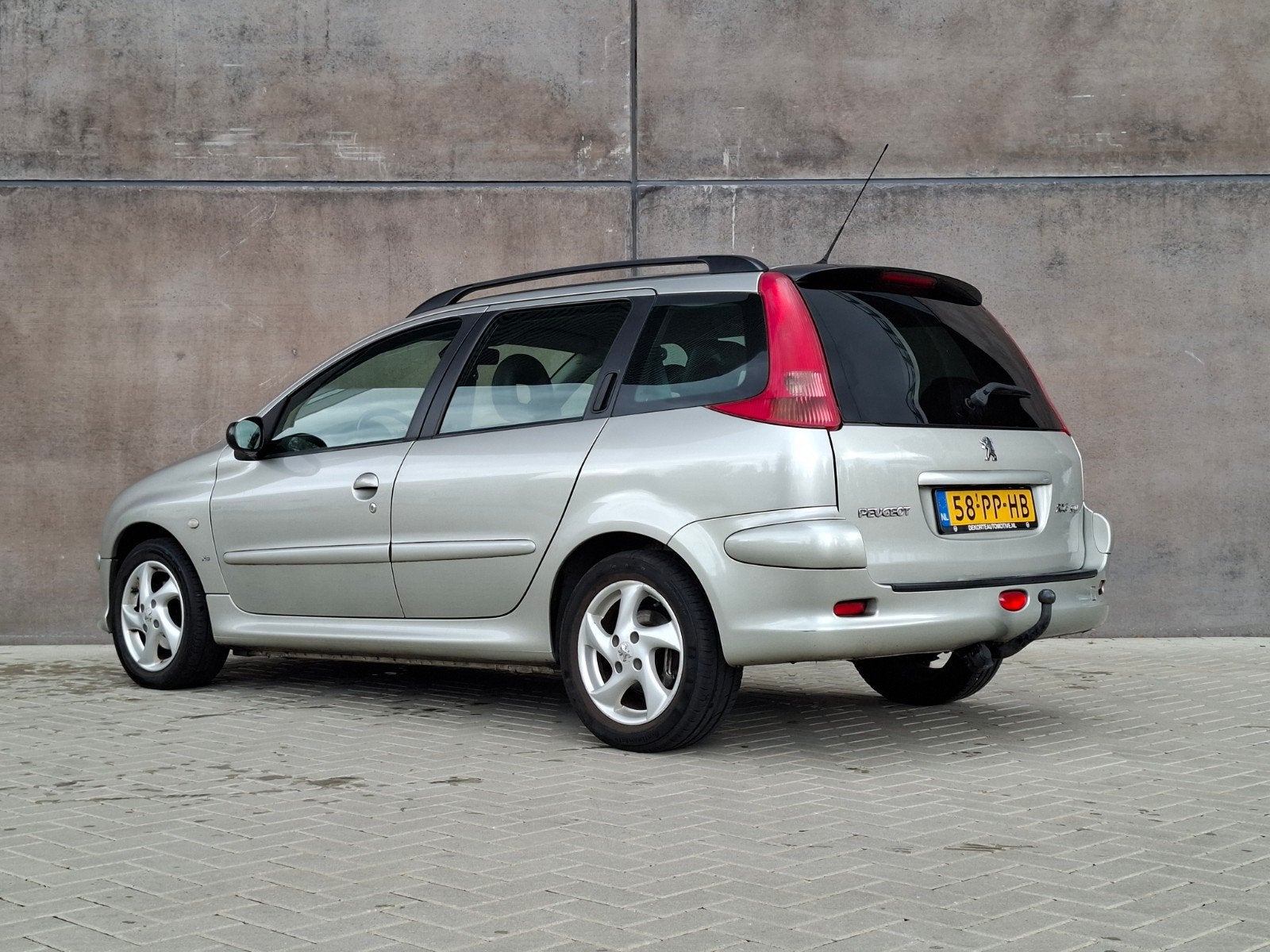 Foto 6 van Peugeot 206 1.4 16V | 240.093 KM | Leder | CarPlay | Airco