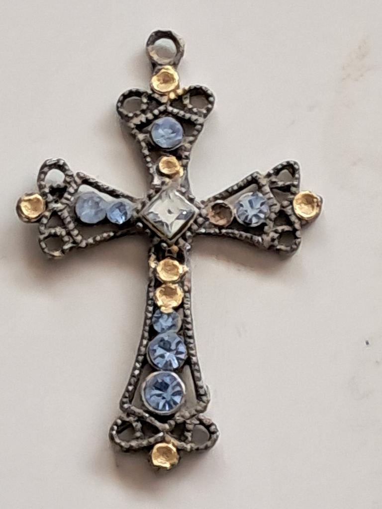 Kruisje als hanger, fraaie steentjes, lengte 5 cm, Overige materialen, Ophalen of Verzenden, Zo goed als nieuw, Zilver