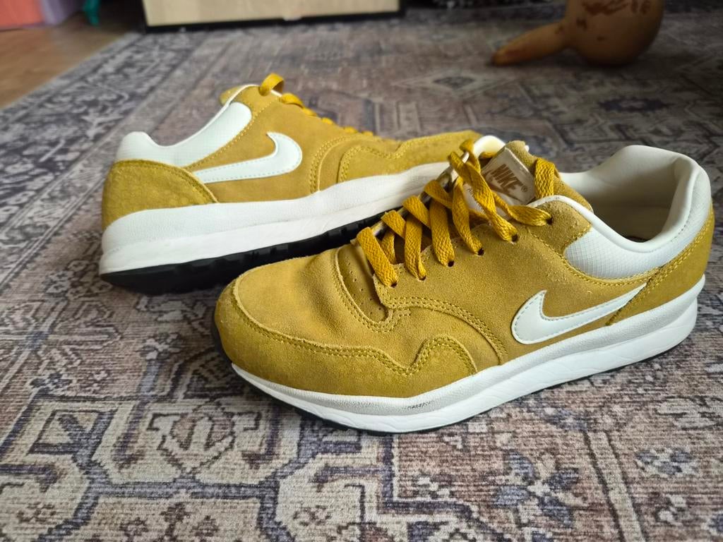 Nike Safari Sneakers - Maat 38,5, Kleding | Dames, Schoenen, Geel, Nike, Ophalen of Verzenden, Sneakers of Gympen