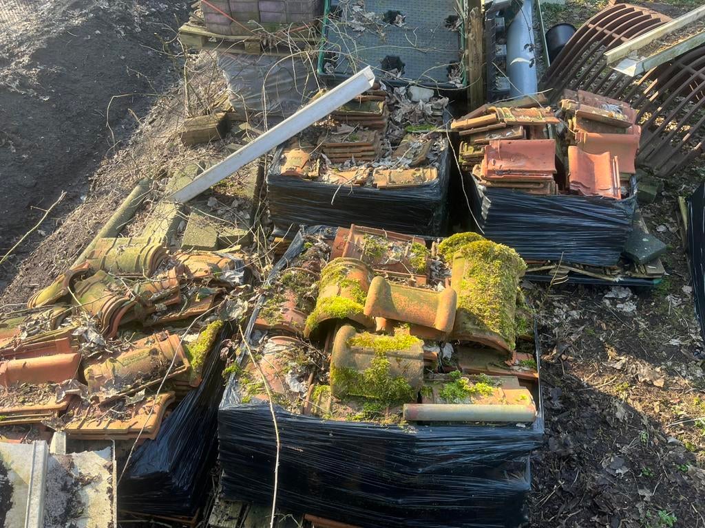 5 pallets Rooie dakpannen te koop, Doe-het-zelf en Verbouw, Dakpannen en Dakbedekking, Steen of Klei, Ophalen of Verzenden, Zo goed als nieuw