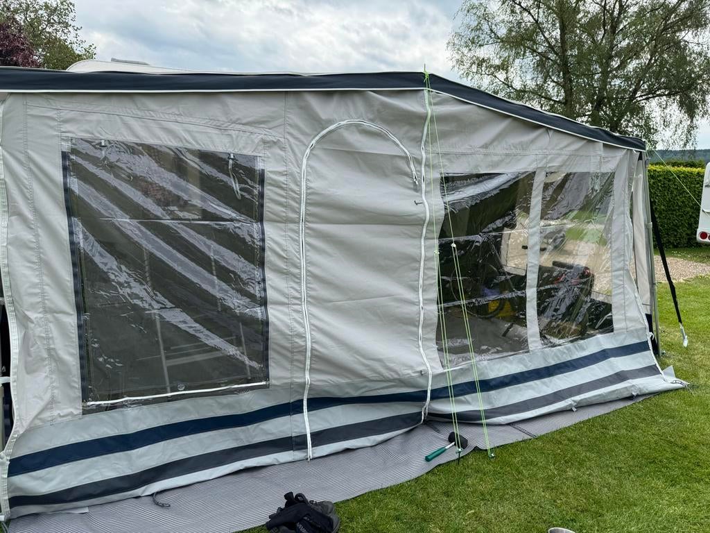 Caravanluifel Hypercamp Domaso 240 met zijwanden (nieuwstaat, Ophalen, Zo goed als nieuw, Ten Cate All Season 240g/m2, Overige merken