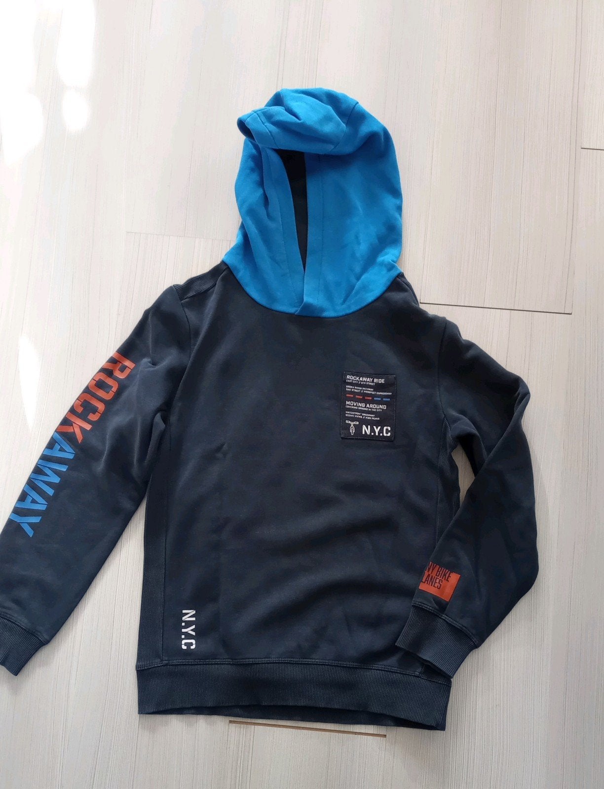 Stoere hoodie voor jongens - Maat 146/152, Kinderen en Baby's, Trui of Vest, Ophalen of Verzenden, Zo goed als nieuw, Onbekend
