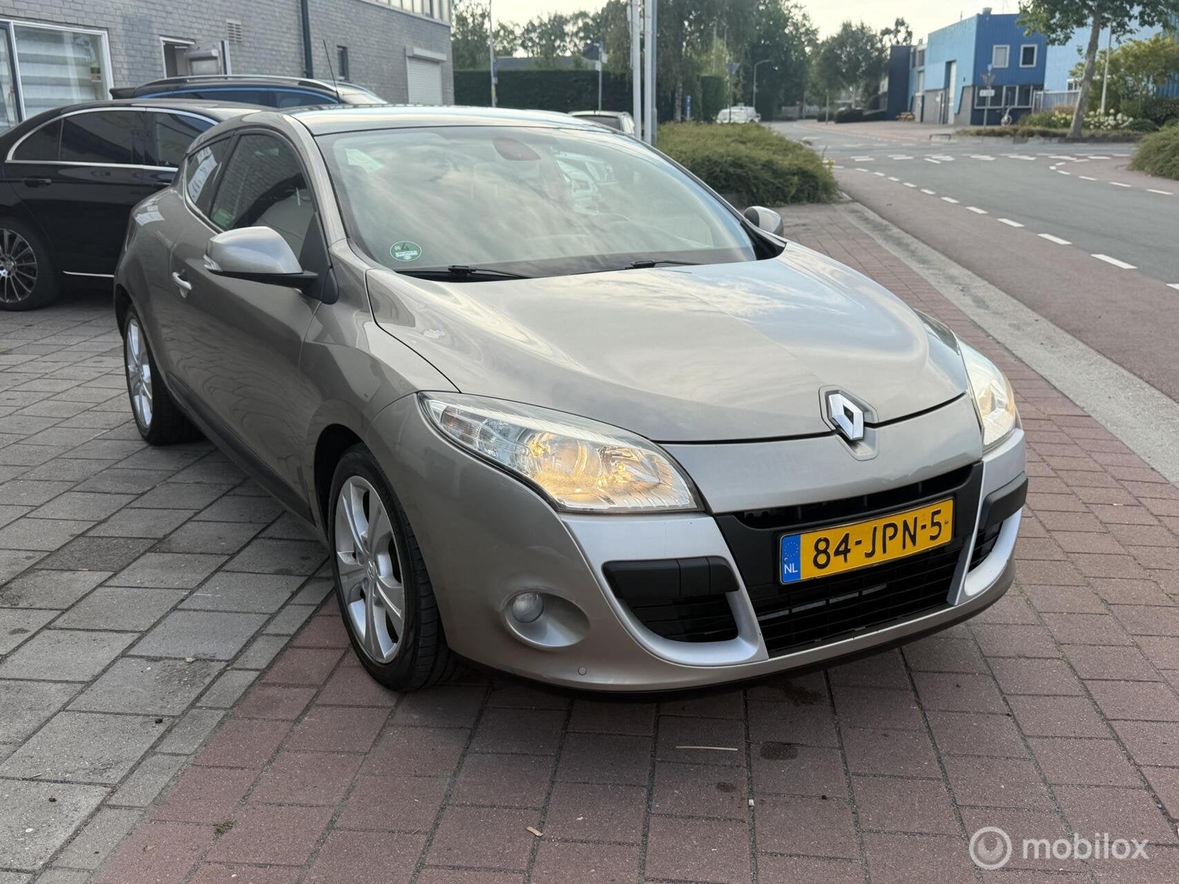 Renault Megane Coupé 1.6 Sélection Business Sport, Auto's, Renault, Voorwielaandrijving, Gebruikt, 4 cilinders, Beige