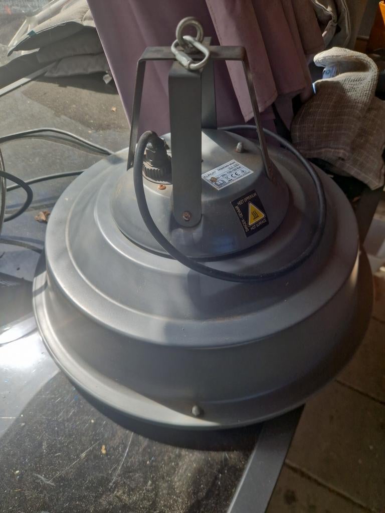 Twee terrasheaters te koop verwarming, Tuin en Terras, Terrasverwarmers, Plafond, Draaibaar, Zo goed als nieuw, Ophalen