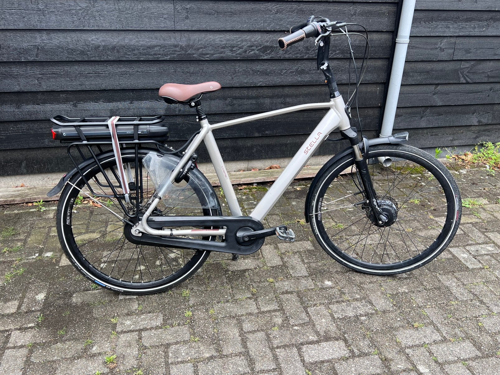 Stella Livorno elektrische fiets, Versnellingen, Zo goed als nieuw, 57 tot 61 cm, Schijfrem