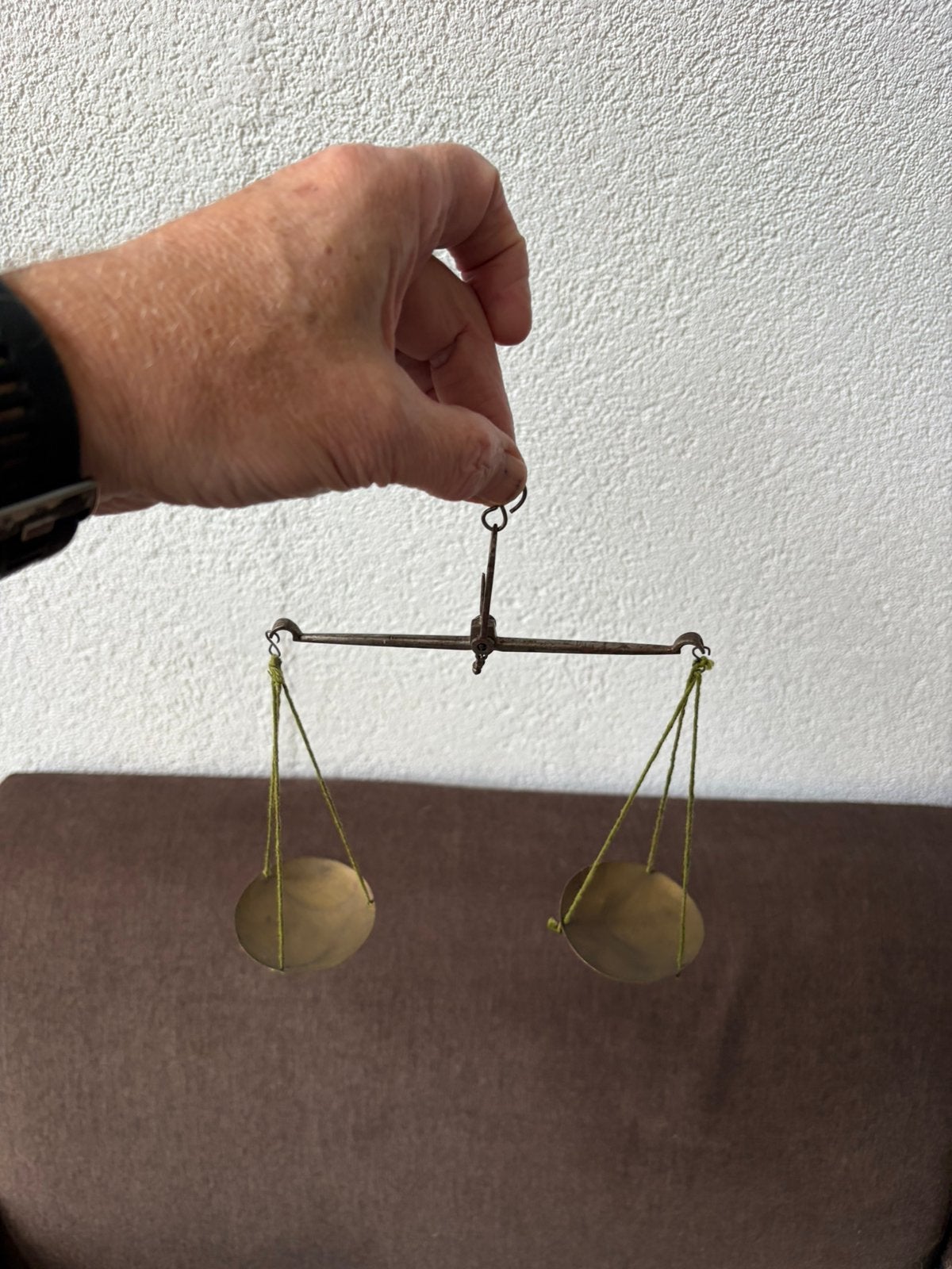 Muntwaag in houten kist + 8 muntgewichten - 17e/18e eeuws, Verzenden, Vóór koninkrijk, Overige waardes, Setje