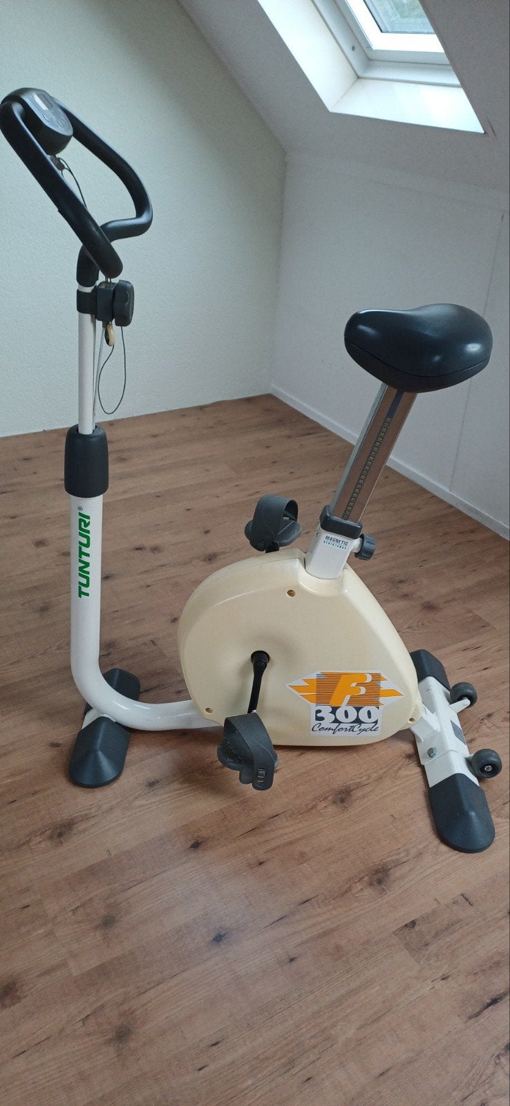 Tunturi E300 Comfort Fit Hometrainer, Ophalen, Zo goed als nieuw, Metaal, Benen