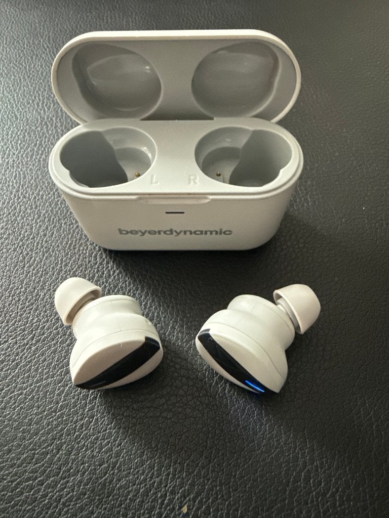 BEYERDYNAMIC Free Bird Wireless Earbuds, NP 195EUR, Gebruikt, Overige merken, Ophalen of Verzenden, In oorschelp (earbud)