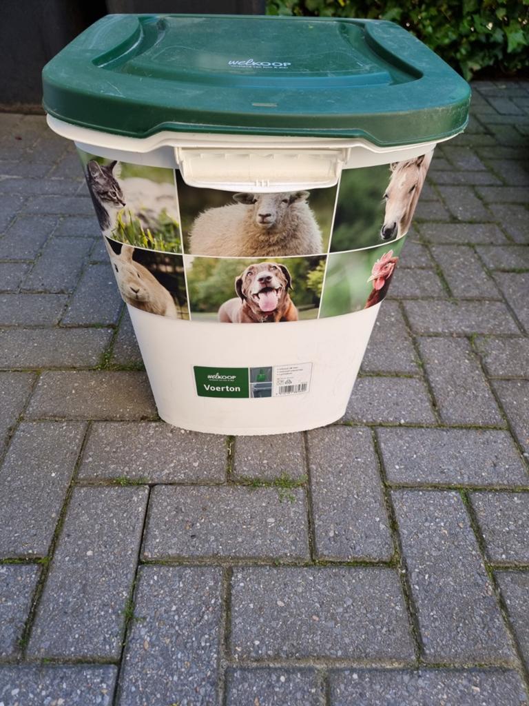 Voerton Welkoop 38 liter., Dieren en Toebehoren, Ophalen