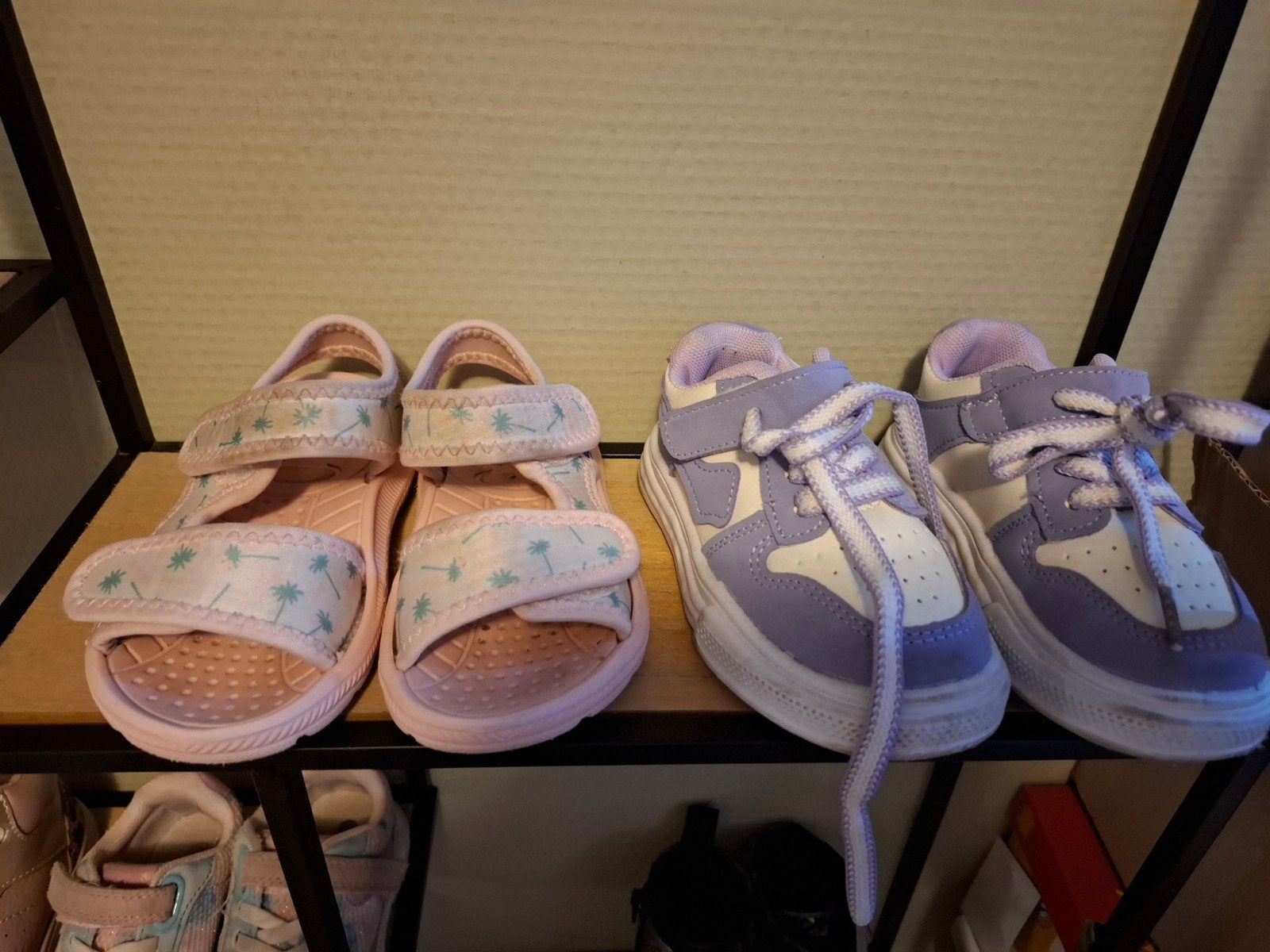 Diverse kinderschoenen: sneakers, slippers, sandalen, boots, Ophalen, Meisje, Schoenen