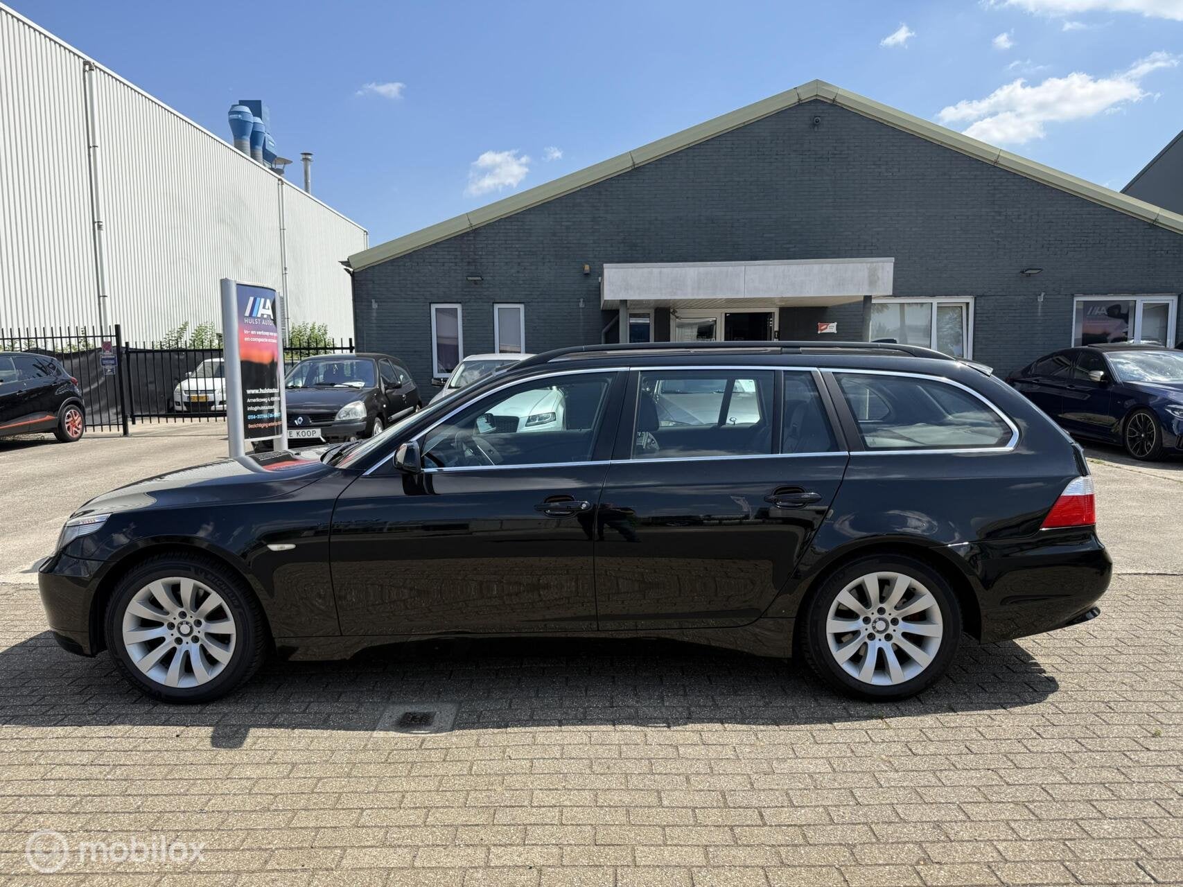 BMW 5-serie Touring 525i High Exe Automaat Panorama NAV Lede, Auto's, Automaat, Achterwielaandrijving, Gebruikt, Zwart