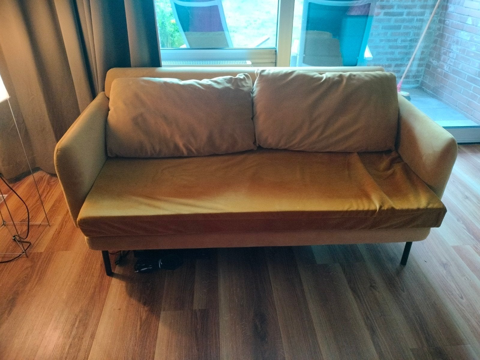 Geel (velours) Tweezitsbankje - ophalen, Huis en Inrichting, Banken | Bankstellen, Ophalen, Minder dan 75 cm, 150 tot 200 cm, Tweepersoons