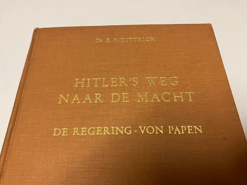 Hitlers weg naar de macht Dittrich, Boeken, Ophalen of Verzenden, Tweede Wereldoorlog, Gelezen, Luchtmacht