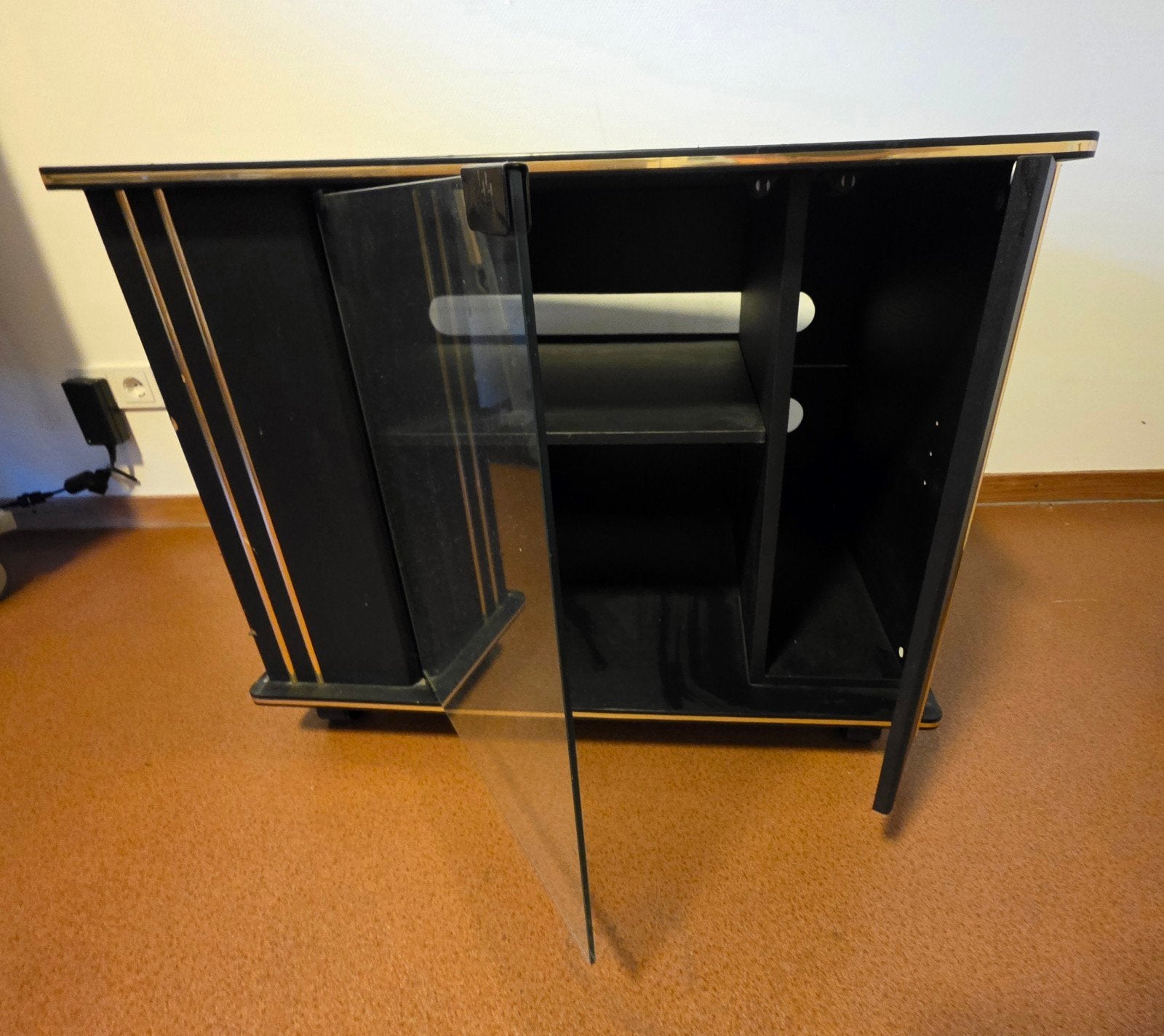 gratis TV Kastje messing zwart 77 x 50 x 62 lxbxh, Huis en Inrichting, Woonaccessoires | Cd- en Dvd-rekken, Ophalen, Hout