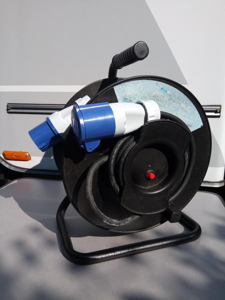 Kabelhaspel met 20m Neopreen kabel + CEE stekkers, Ophalen, Gebruikt